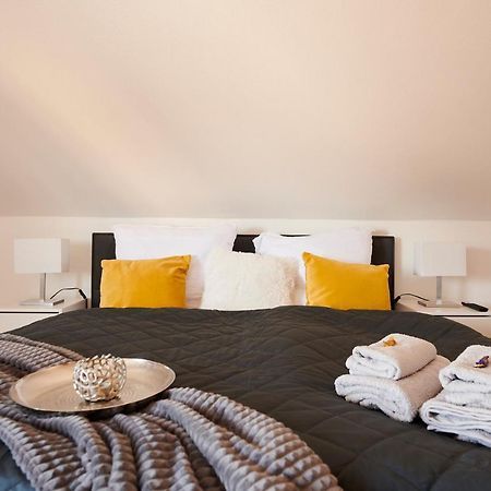 Grosszuegig & Stilvoll Parkplatz ,Ruhige Lage, 5 Personen, Langzeit Apartman Paderborn Kültér fotó
